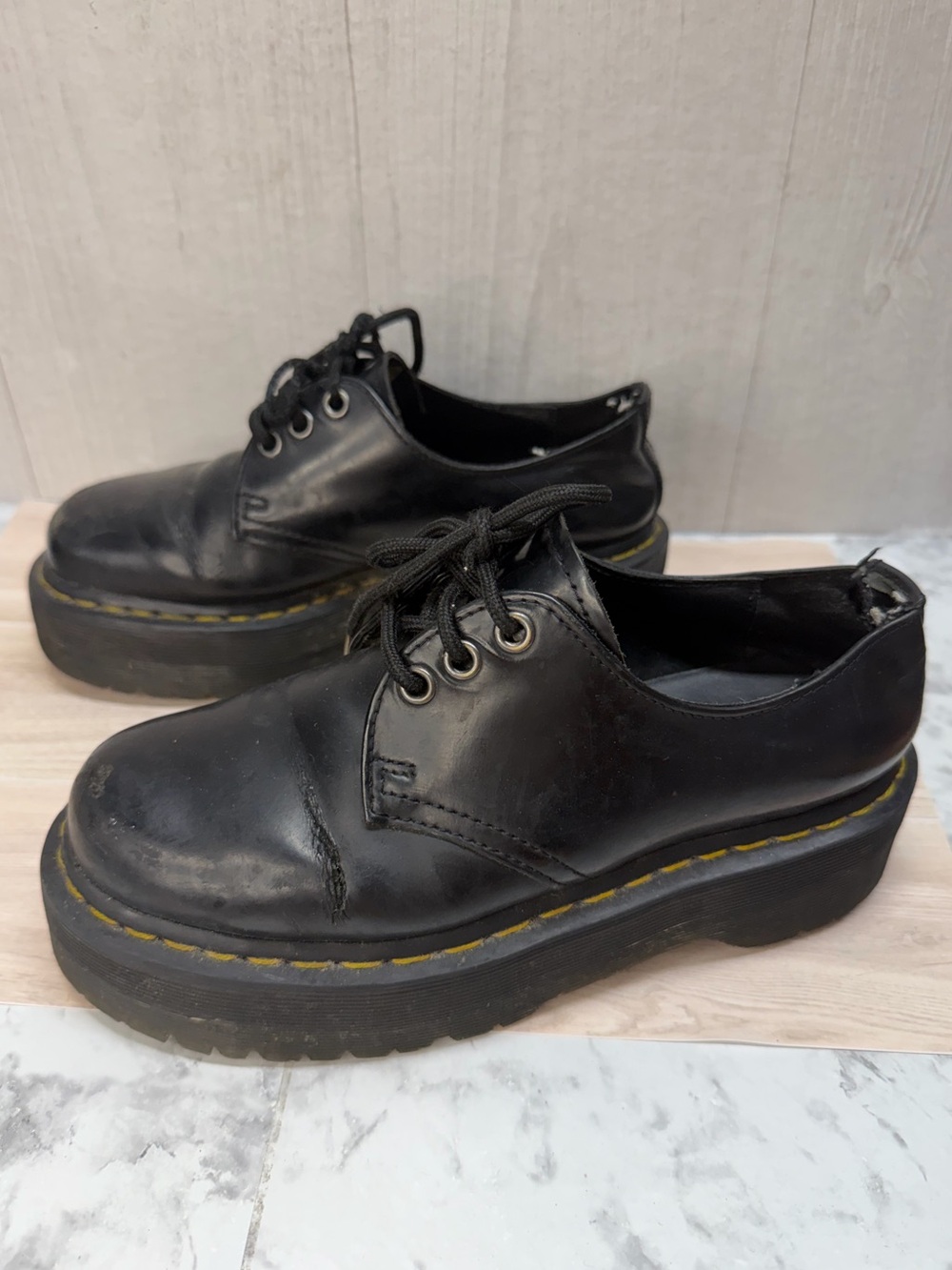 Dr Martens Docs Black Platform Lace-Up Women's Shoes size 6